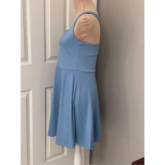 Laura Ashley athletic dress - Picture 2 of 12